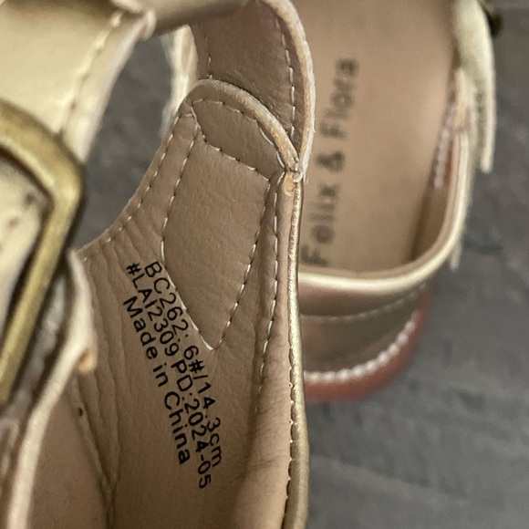 Felix & flora gold toddler girl sandals size 6 - Picture 4 of 4